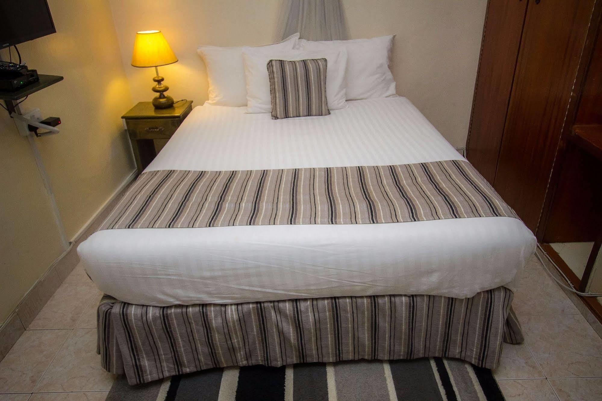 Magnolia Pine Bed & Breakfast Nairobi Bagian luar foto