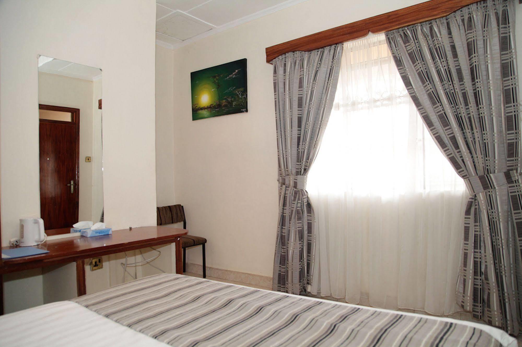 Magnolia Pine Bed & Breakfast Nairobi Bagian luar foto