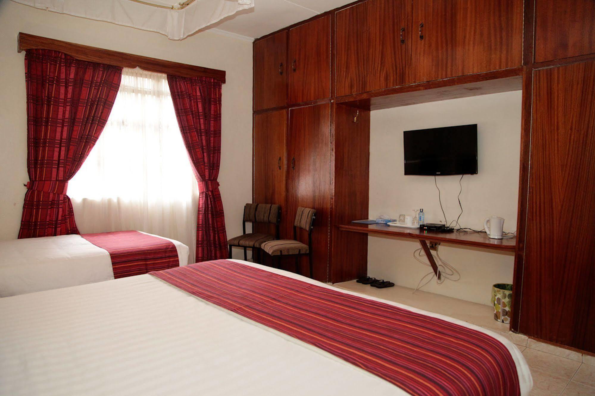 Magnolia Pine Bed & Breakfast Nairobi Bagian luar foto
