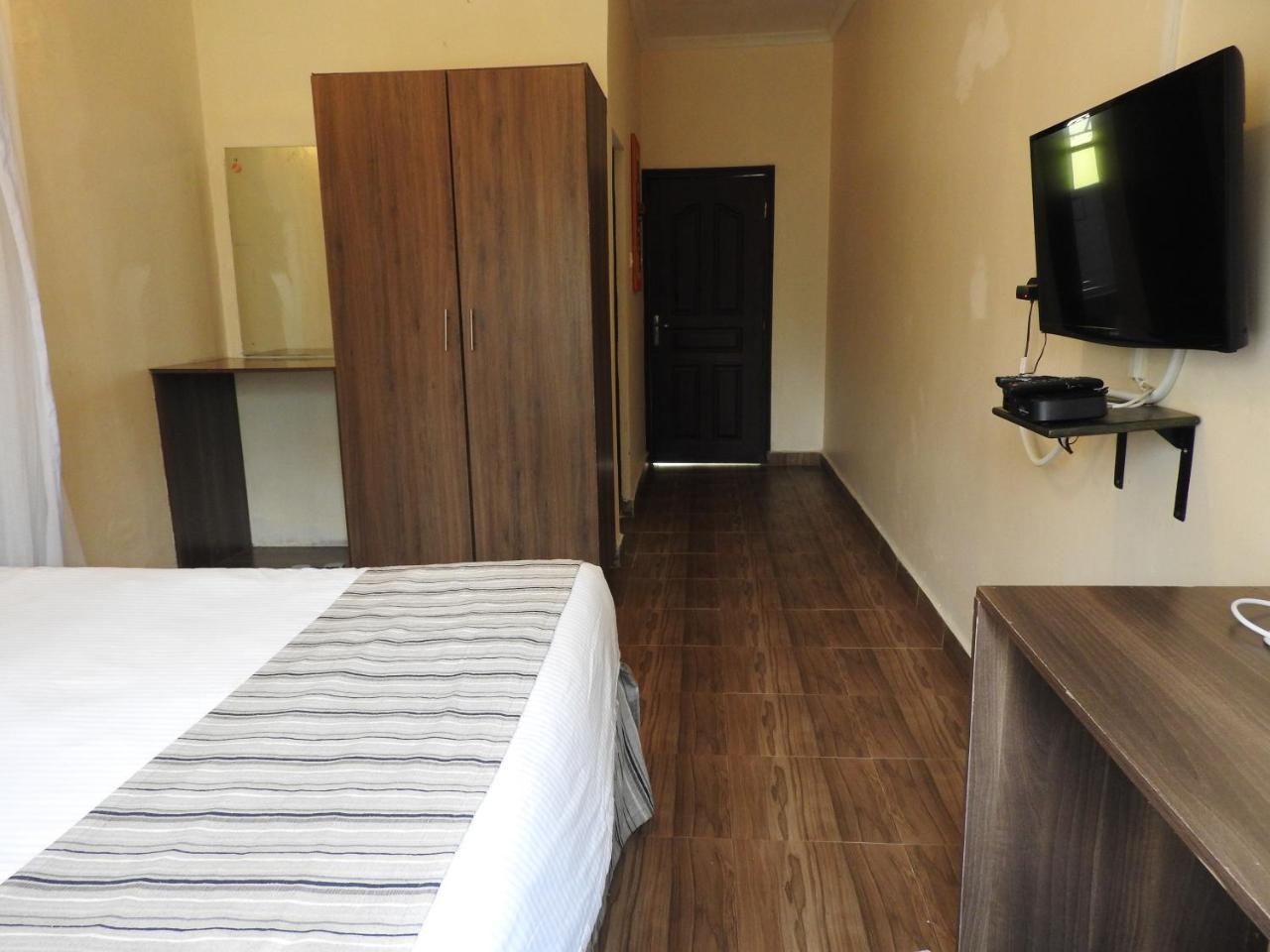 Magnolia Pine Bed & Breakfast Nairobi Bagian luar foto
