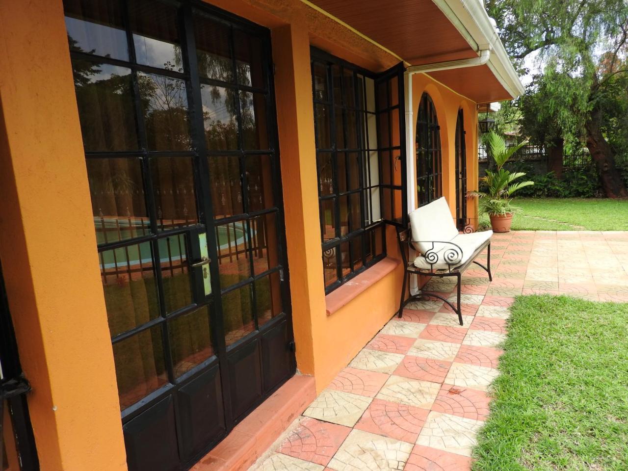 Magnolia Pine Bed & Breakfast Nairobi Bagian luar foto