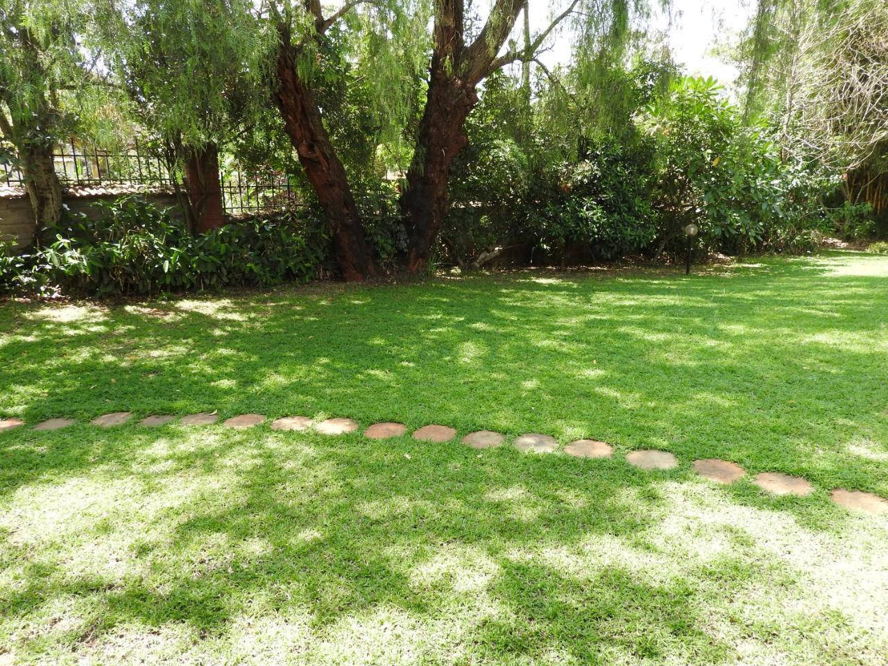 Magnolia Pine Bed & Breakfast Nairobi Bagian luar foto