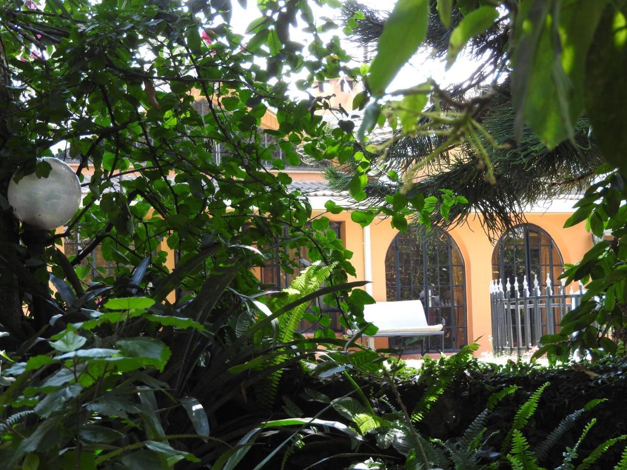 Magnolia Pine Bed & Breakfast Nairobi Bagian luar foto